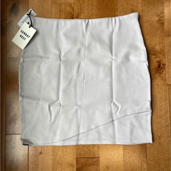 🏷️ Aritzia Primrose Skirt in Lavender Fog NWT - Picture 3 of 3